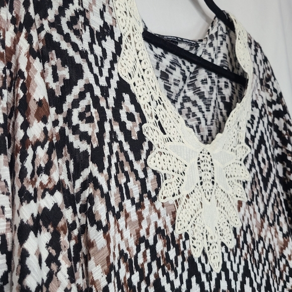 Crochet Accent Cape Style Top *Sz M* - Picture 3 of 7